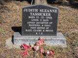 image of grave number 696978
